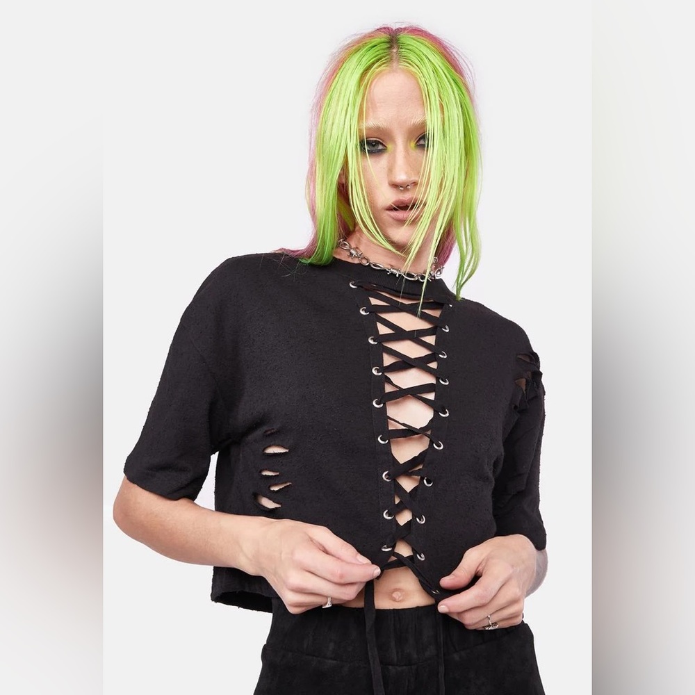 Lace Up Tee in Medium